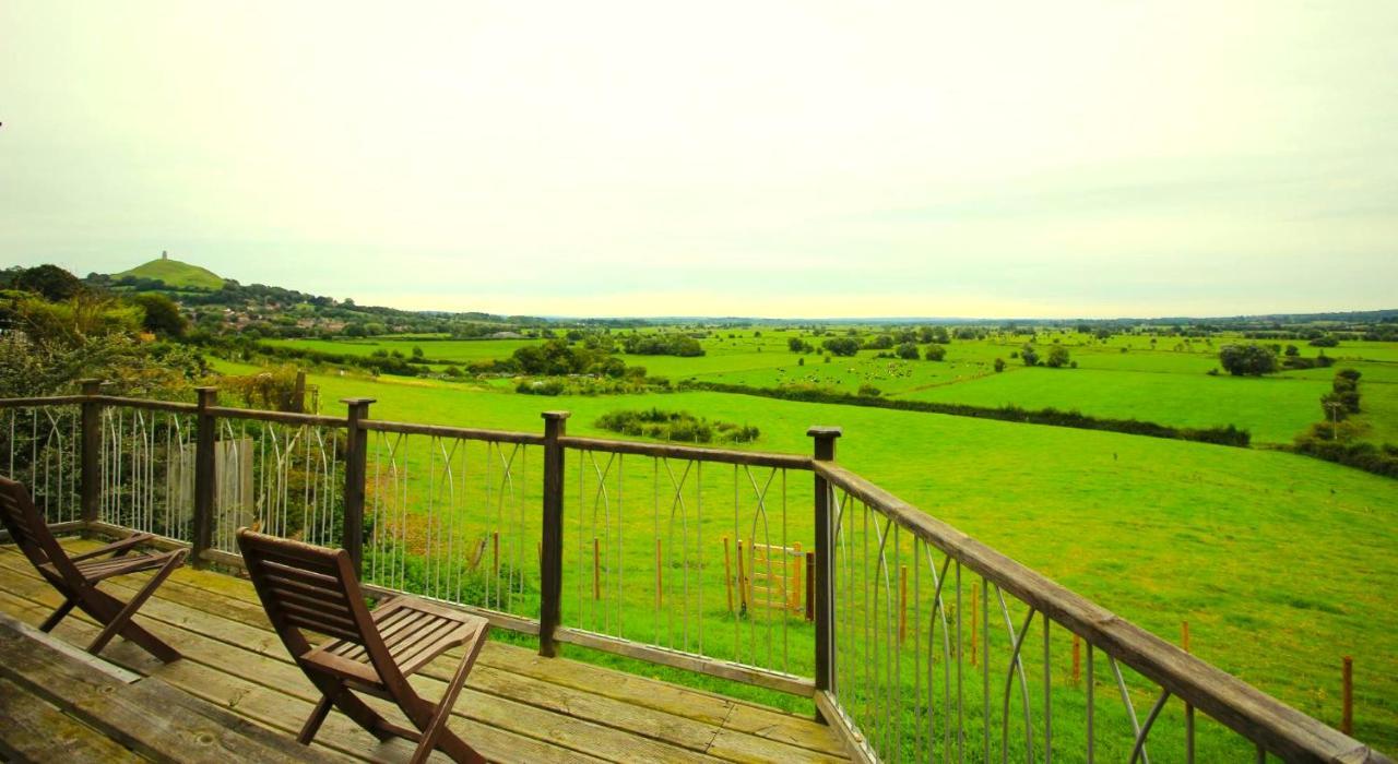 Healing Waters Sanctuary: Glastonbury's Holistic Retreat Bed & Breakfast Exterior photo